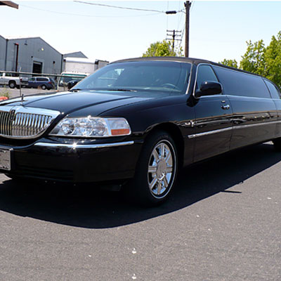 Ventura County Wedding Locations on Lincoln 10 Passenger Black Limo   Los Angeles Party Bus Limo